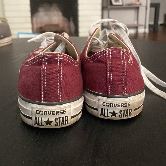 Maroon size 7.5 men 9.5 women chuck taylors converse - Picture 2 of 4